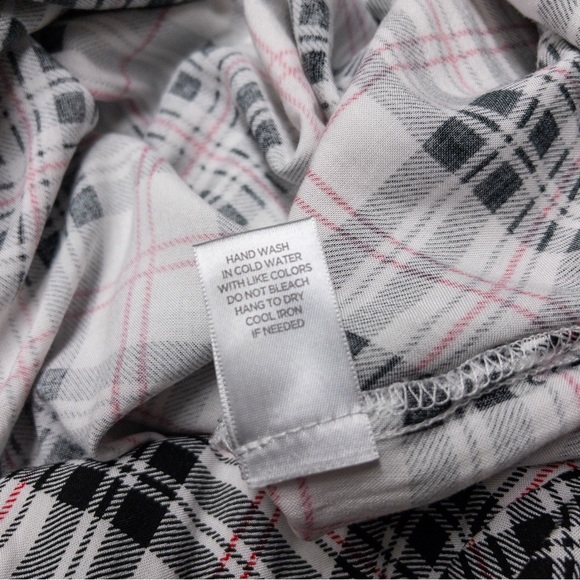 DONATING 07/01/25 | Avenue Plaid Button-Up Longsleeve - Picture 8 of 8
